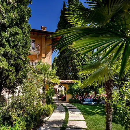 Borgo Il Mezzanino Farm stay
