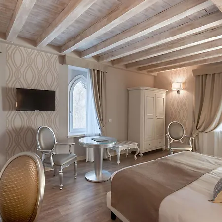 Borgo Il Mezzanino Farm stay